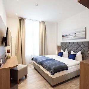 Freches Perlhuhn Hotel